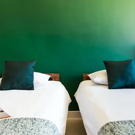 Plum Guide - Hunter Apartamento Lisboa